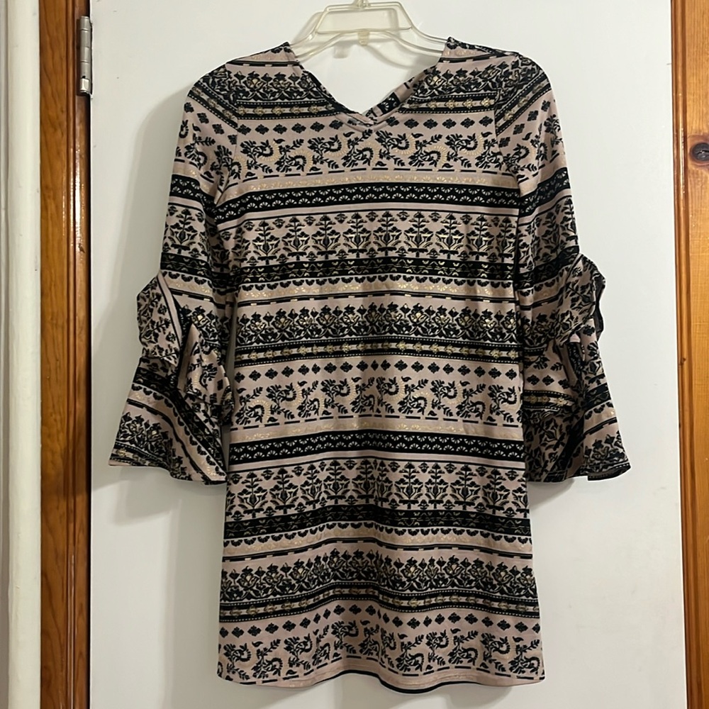 AMY BYER Girls Dress size L / 14 Shift dress with Bell sleeves black, gold, pink